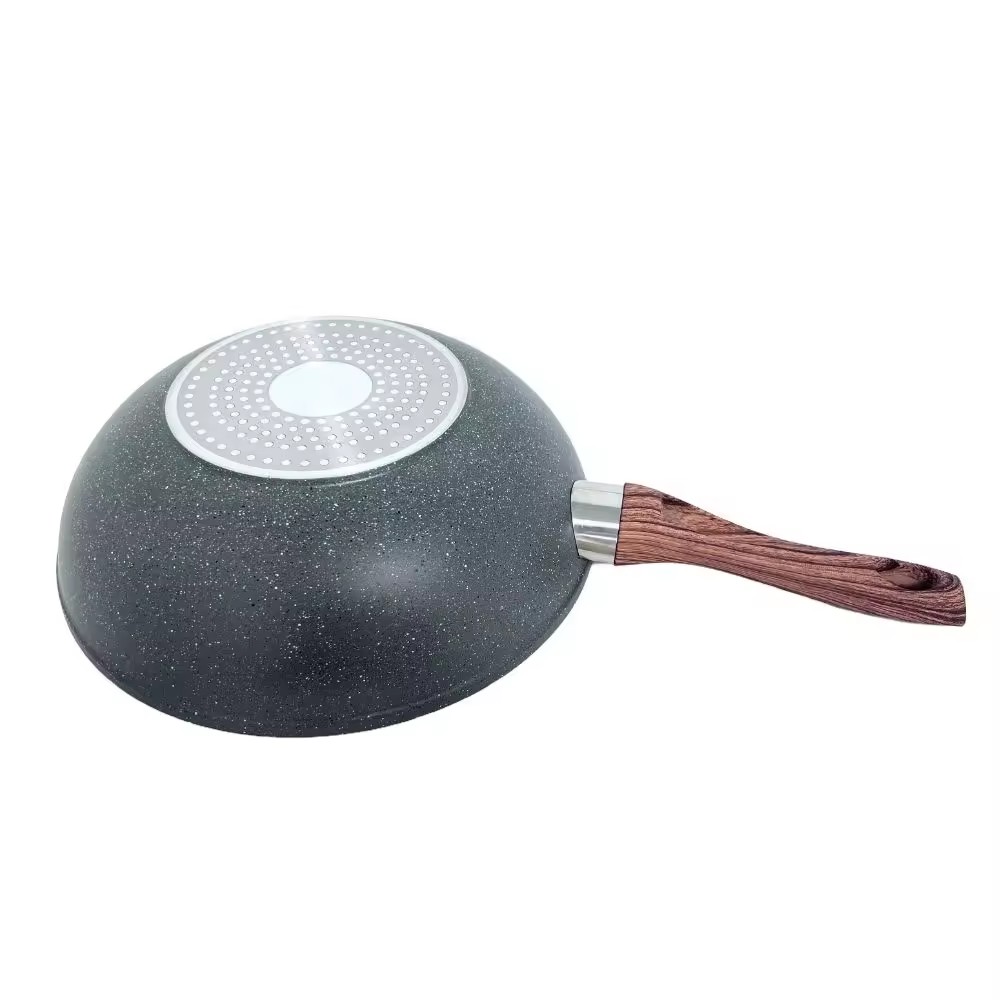 Poêle à frire en aluminium de revêtement antiadhésif de cuisine en pierre médicale avec des ensembles de batterie de cuisine de poignée en bois